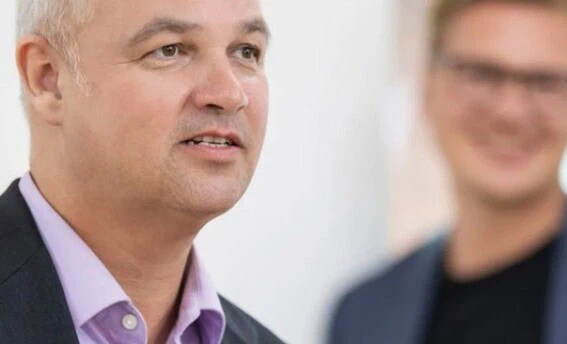Change Management und Executive Coaching mit Ingo und Johanna M. Steinke bei COATRAIN® Dipl.-Psych. Ingo Steinke und Dipl.-Psych. Johanna M. Steinke im Austausch im Rahmen einer Weiterbildung im Change Management und Executive Coaching bei COATRAIN® in Hamburg.