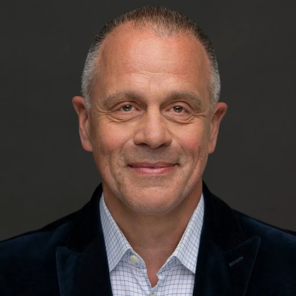 Dr. Uwe Wunder ist neben Johanna M. Steinke und Ingo Steinke Geschäftsführer von COATRAIN® in Hamburg